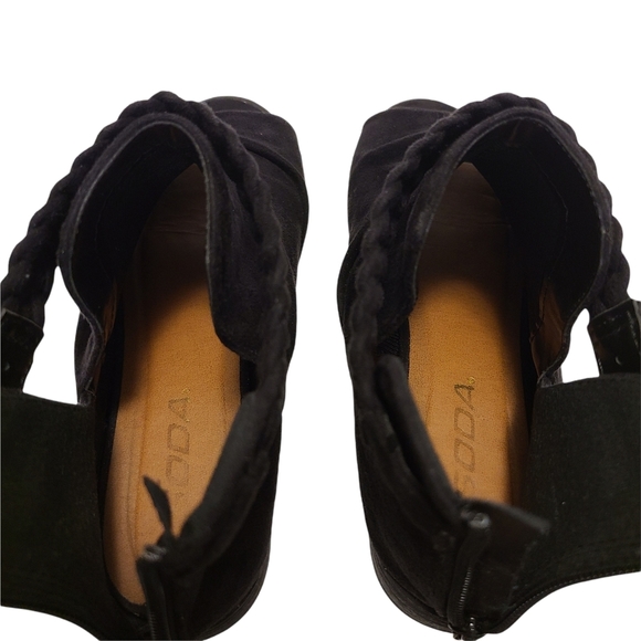 Soda Women's Brinley Braided Buckle Slouchy Peep Toe Bootie - Picture 7 of 8